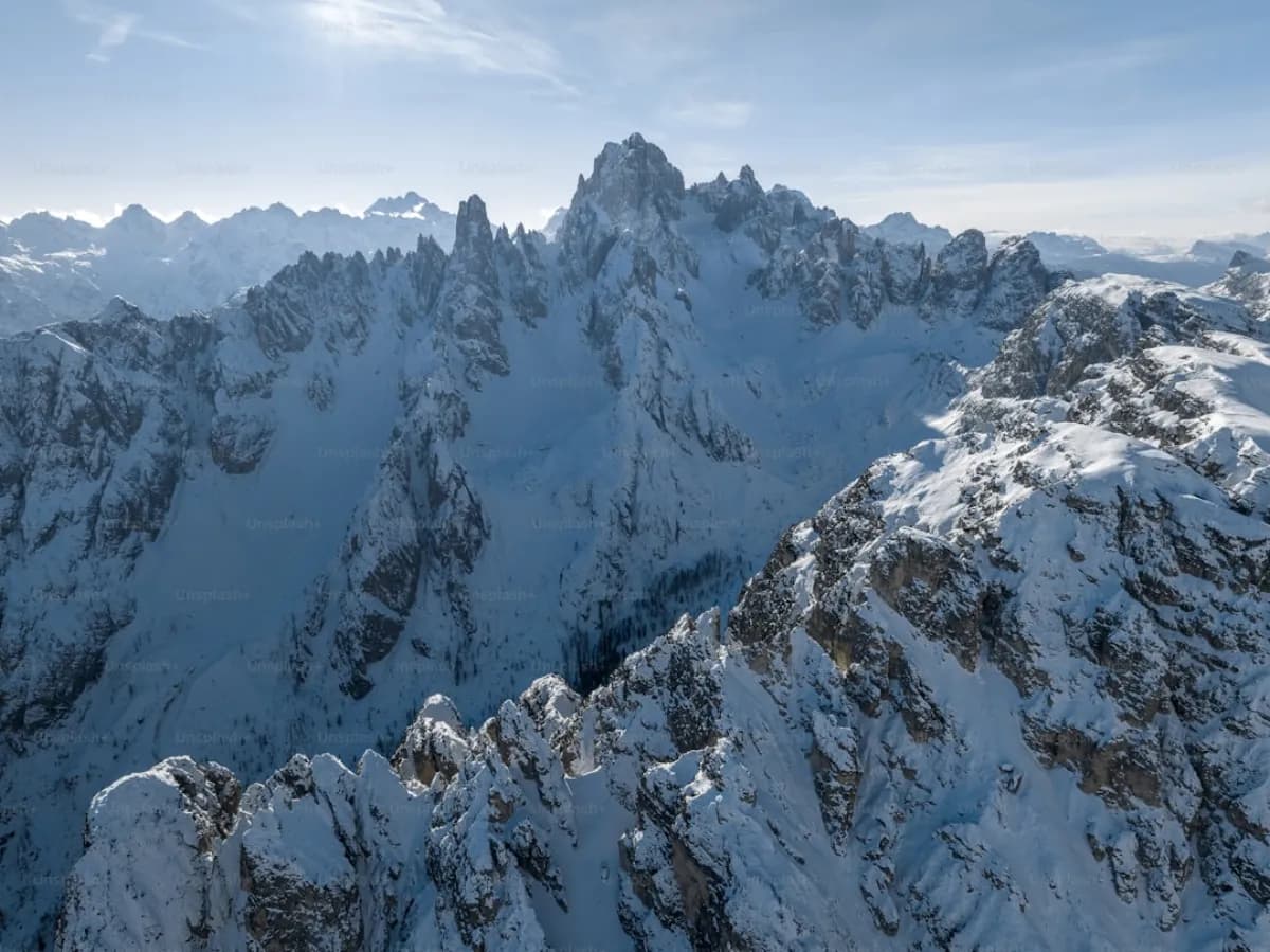 Winter in den Dolomiten: Schnee & Abenteuer