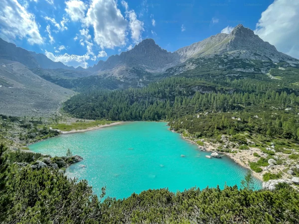 The 5 Most Beautiful Lakes near San Vigilio